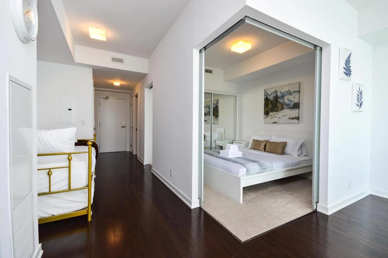 Downtown Toronto Condo Near Cn Tower, Union Station, Scotiabank Arena,Rogers Centre Apartment