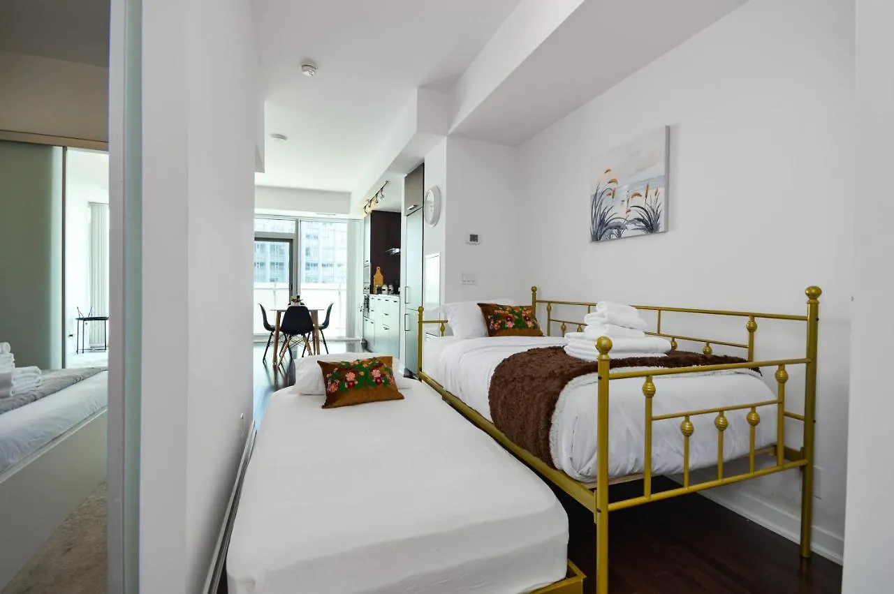 Downtown Toronto Condo Near Cn Tower, Union Station, Scotiabank Arena,Rogers Centre