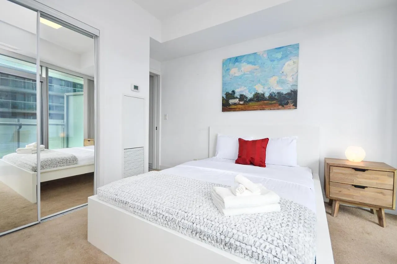 Downtown Toronto Condo Near Cn Tower, Union Station, Scotiabank Arena,Rogers Centre
