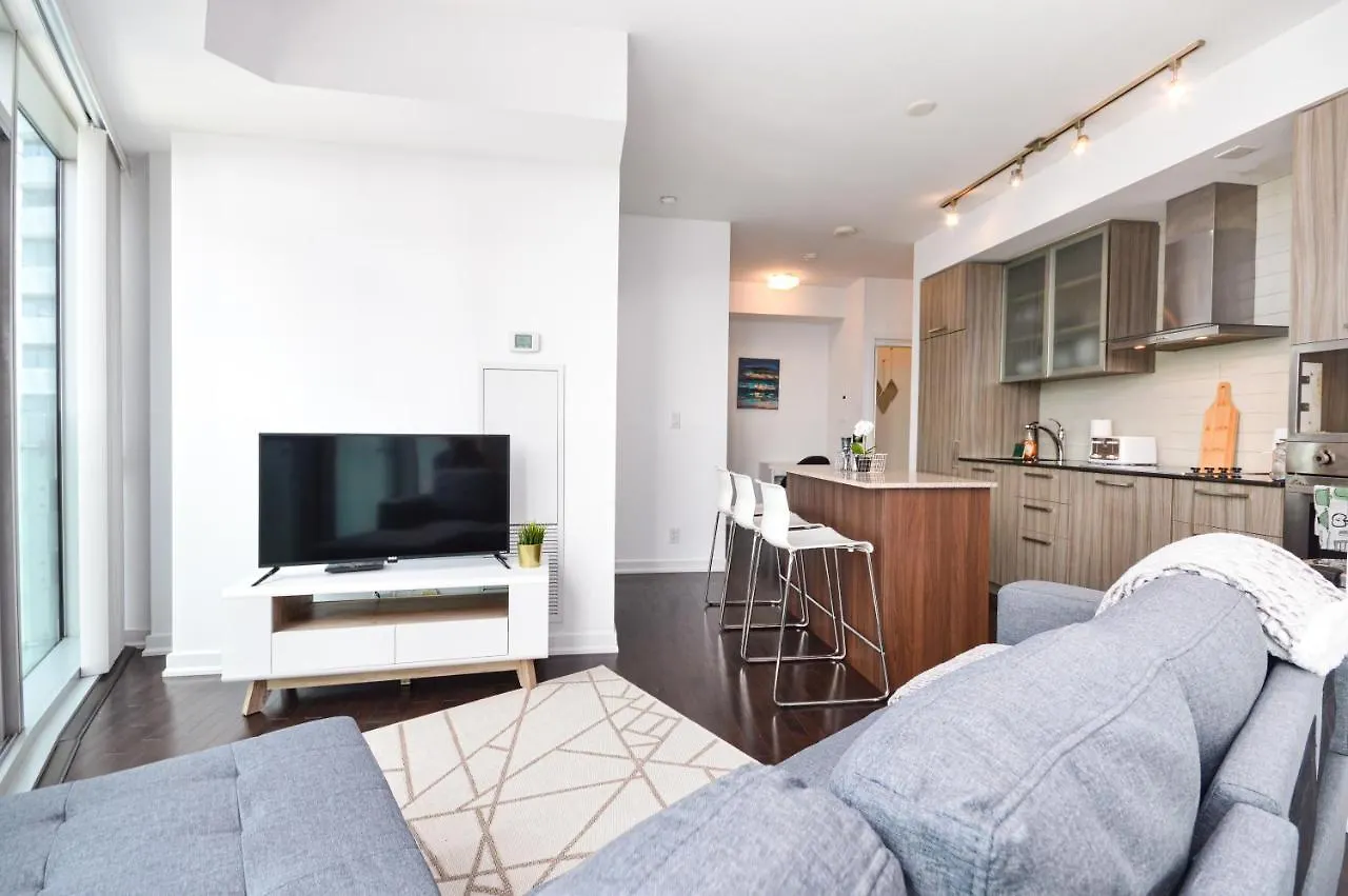 Downtown Toronto Condo Near Cn Tower, Union Station, Scotiabank Arena,Rogers Centre Apartment