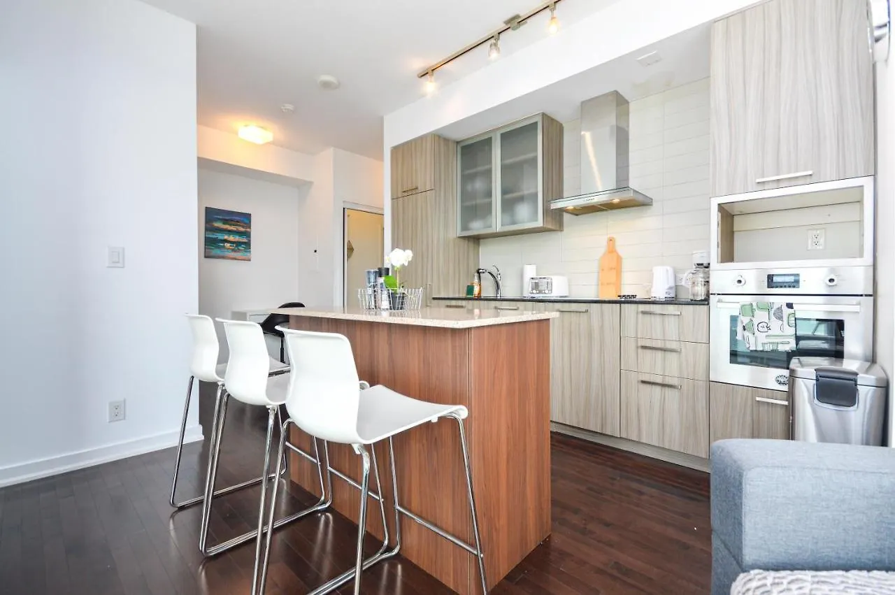Downtown Toronto Condo Near Cn Tower, Union Station, Scotiabank Arena,Rogers Centre Canada
